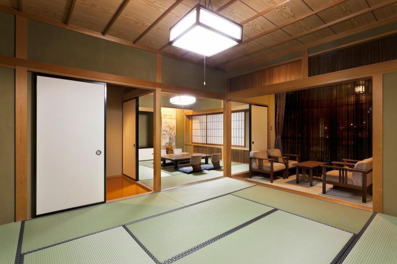 Okada Ryokan Warakutei Takayama  Exterior foto