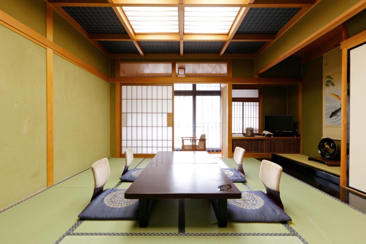 Okada Ryokan Warakutei Takayama  Exterior foto